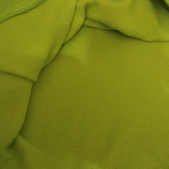 Old Navy youth Active Go Dry Unisex Teens Shirt Pullover Neon Green - Picture 9 of 9